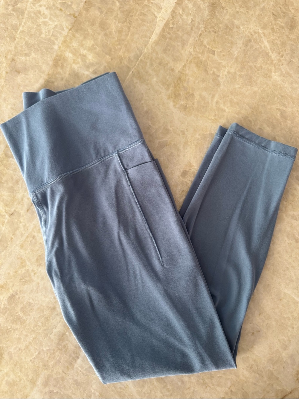 Athleta salutation stash leggings in slate blue EUC - medium 7/8 length